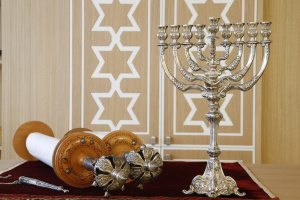 Rouleau de la Torah et Hanoukka.. Rouleau de la Torah et Hanoukka..